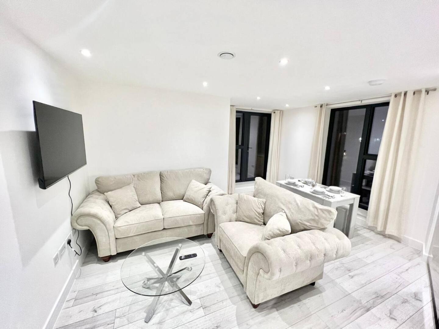 Queens Luxury Apartments Wembley Stadium - London Exterior photo