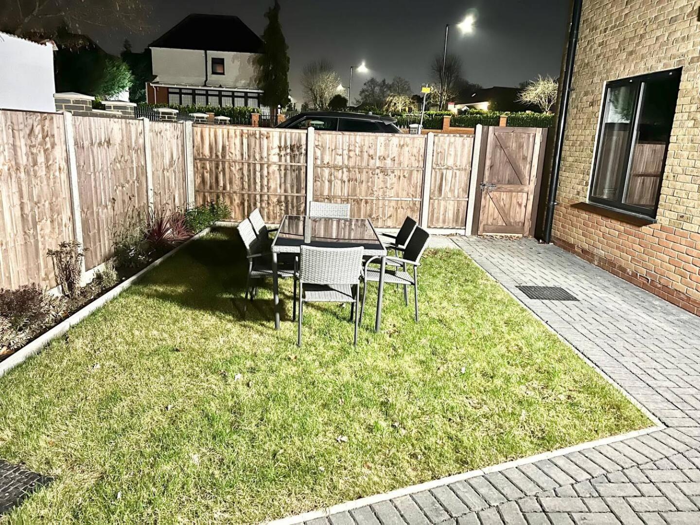 Queens Luxury Apartments Wembley Stadium - London Exterior photo